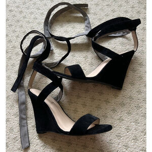 Anthropologie Billy Ella Parry Black Velvet Wedges Size 7.5